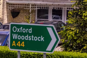 Road sign pointing to Oxford
