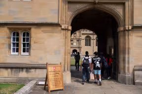 PROSPECTIVE STUDENTS ENTERING WADHAM COLLEGE ON OPEN DAY