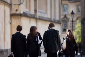STUDENTS IN ACADEMIC DRESS - SUBFUSC - STROLL THROUGH CENTRAL OXFORD